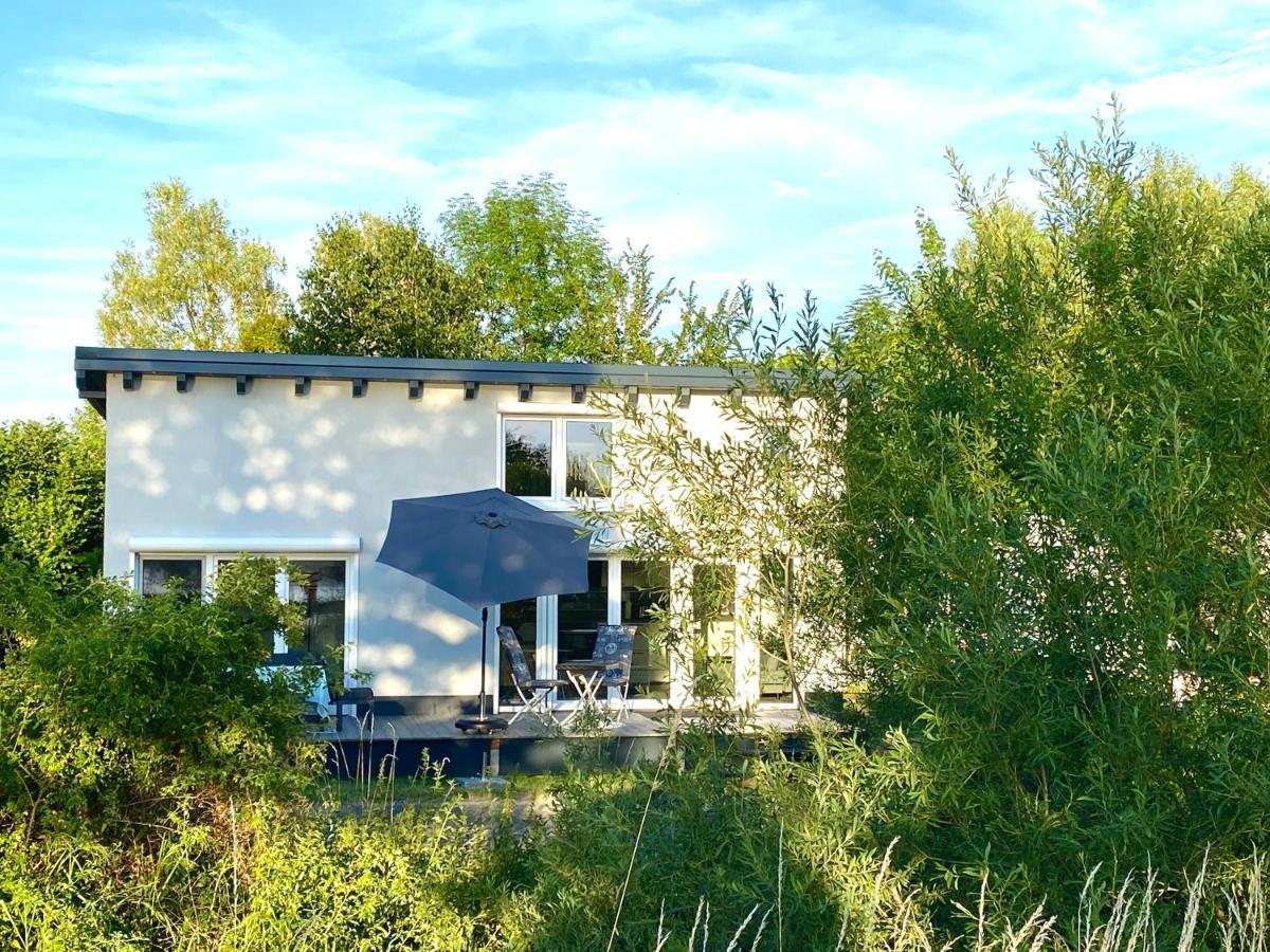 House Of Happiness Mit Seeblick Hungen Exterior photo